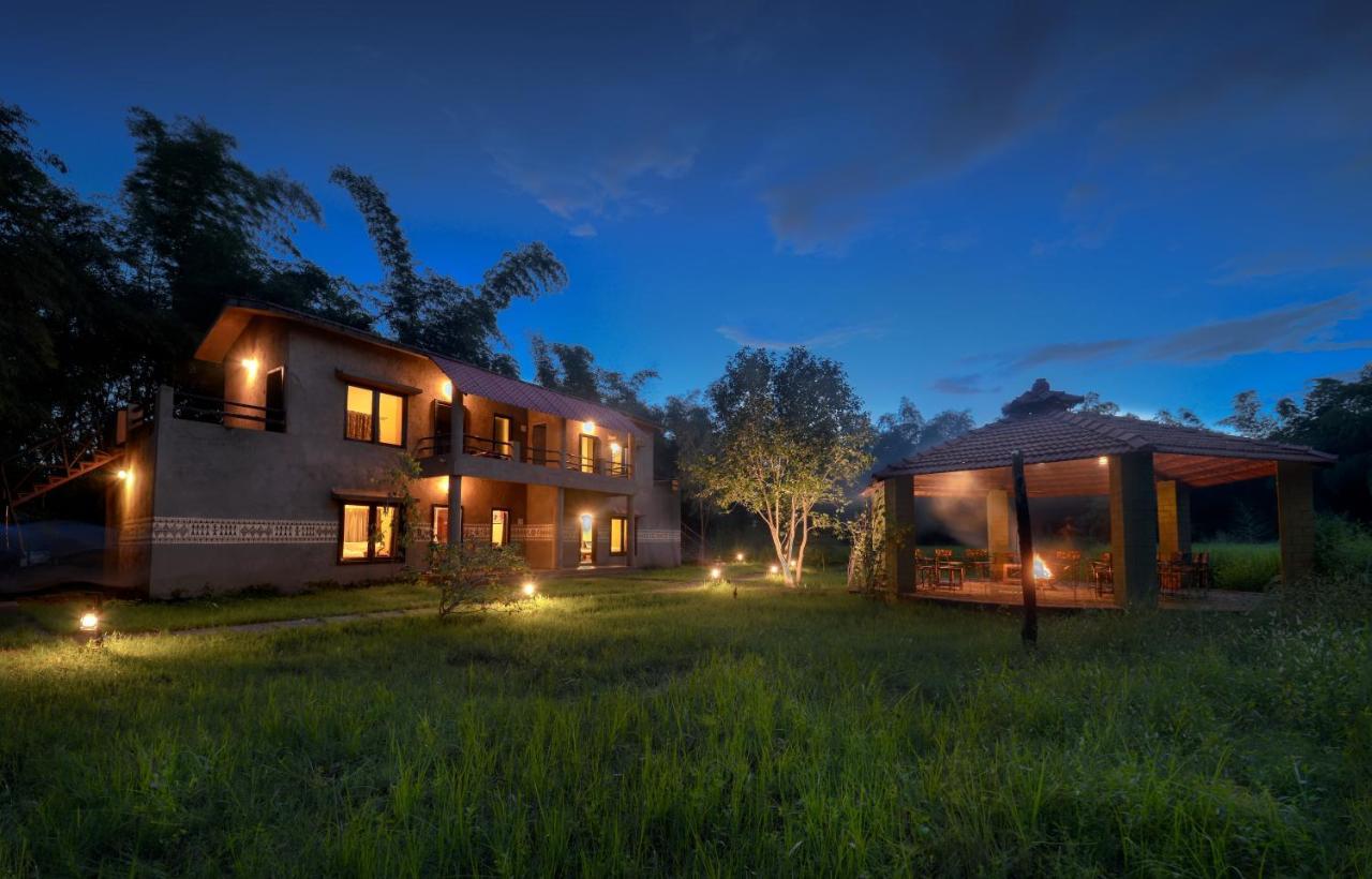 Aranyak Resort Tāla Extérieur photo