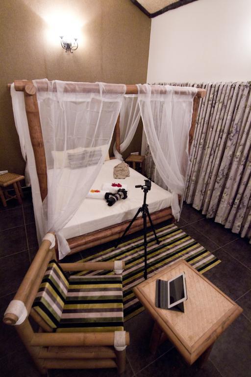 Aranyak Resort Tāla Chambre photo