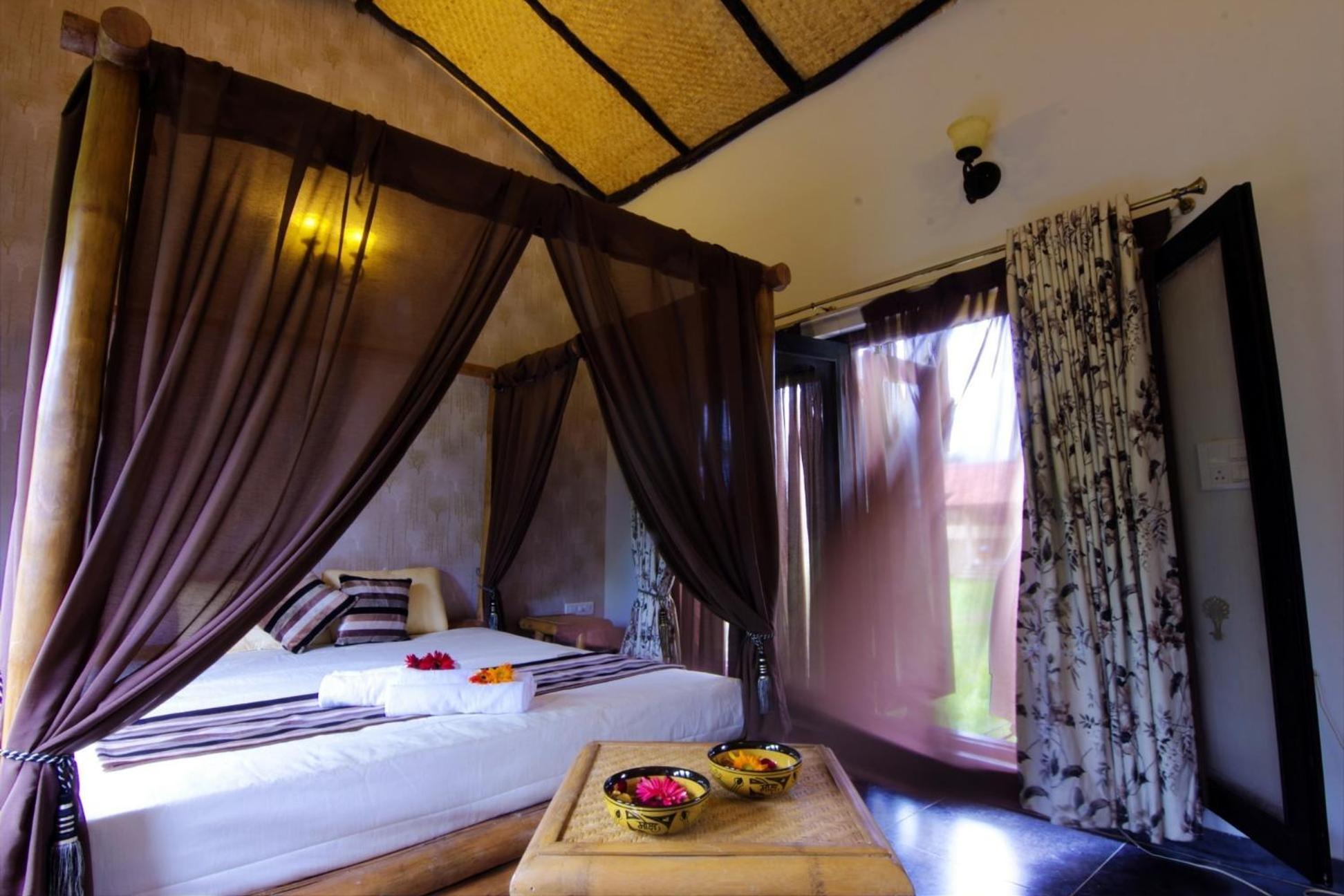 Aranyak Resort Tāla Chambre photo