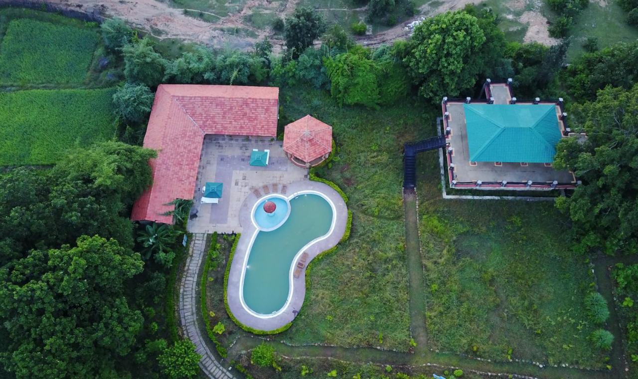 Aranyak Resort Tāla Extérieur photo